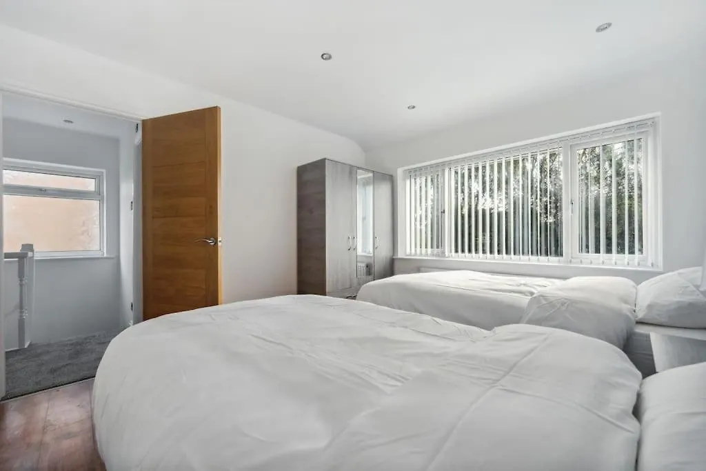 House In Heald Green Village Manchester Holiday home