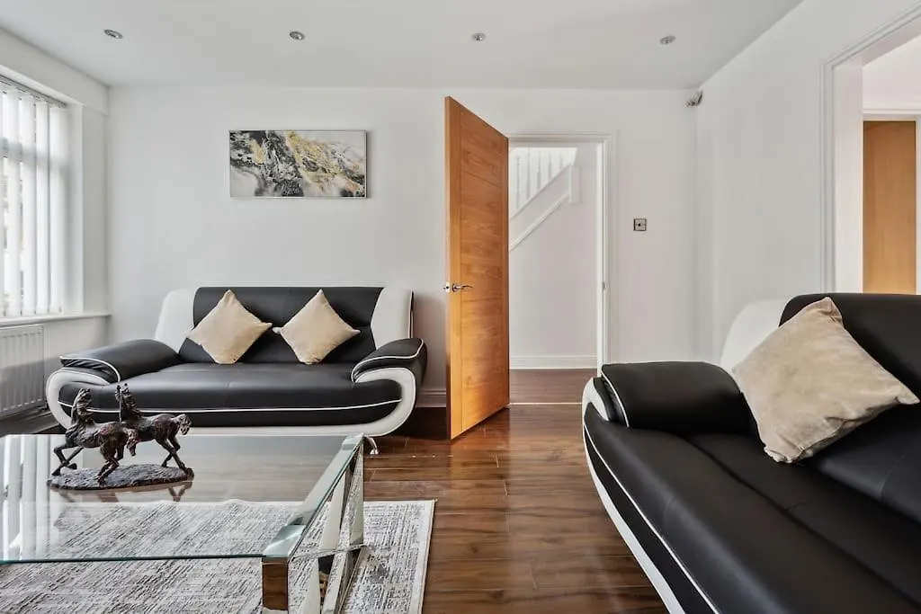 House In Heald Green Village Manchester Holiday home