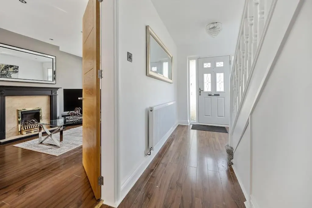 House In Heald Green Village Manchester